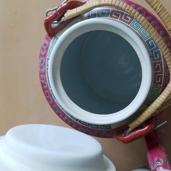 Vintage Chinese Rose Medallion Porcelain Tea Pot and Dozen (12) Tea Cups . - Picture 7 of 10